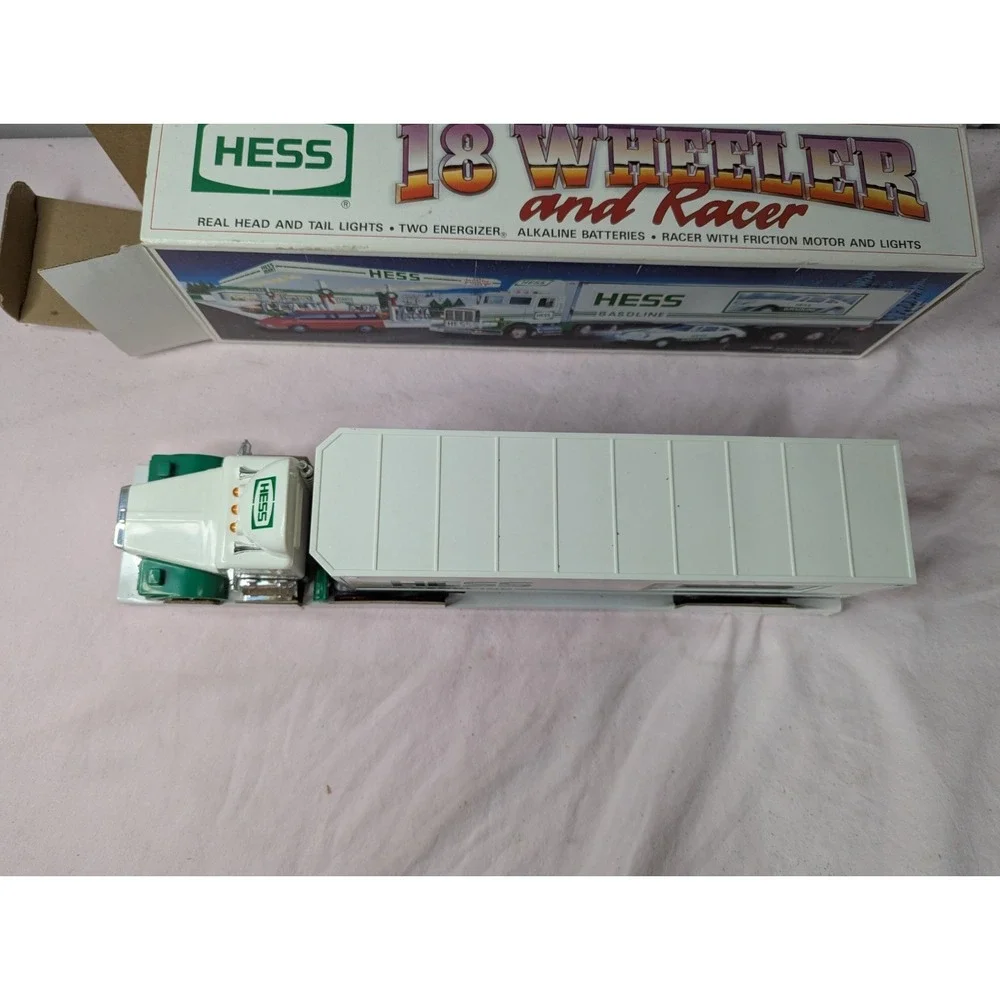 Hess gasoline 18 wheeler truck semi & racer car vintage 1992 with lights new box